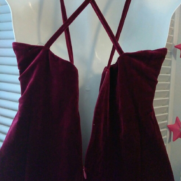 New wine red velvet dress - Picture 7 of 8